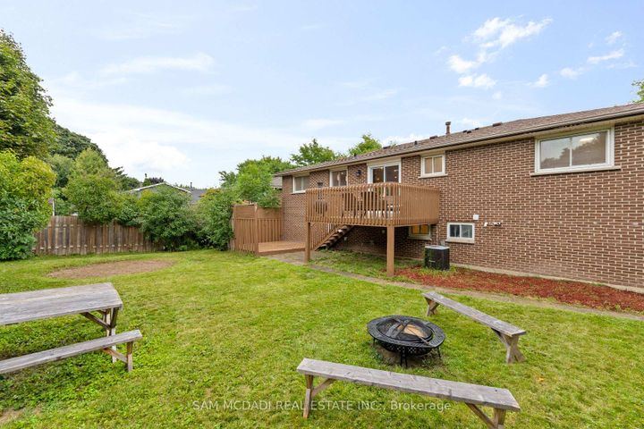 Photo 38 at 7209 Fayette Circle, Meadowvale, Mississauga