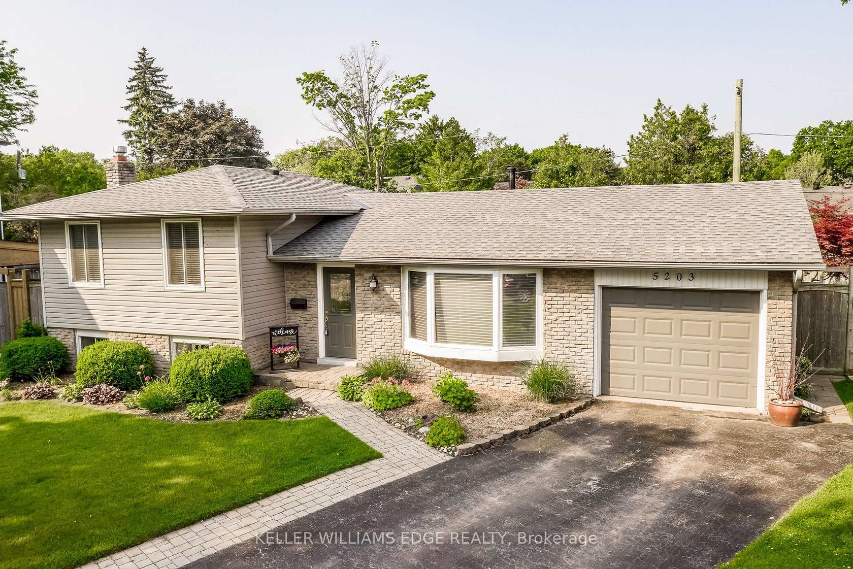 5203 Broughton Crescent, Appleby, Burlington 