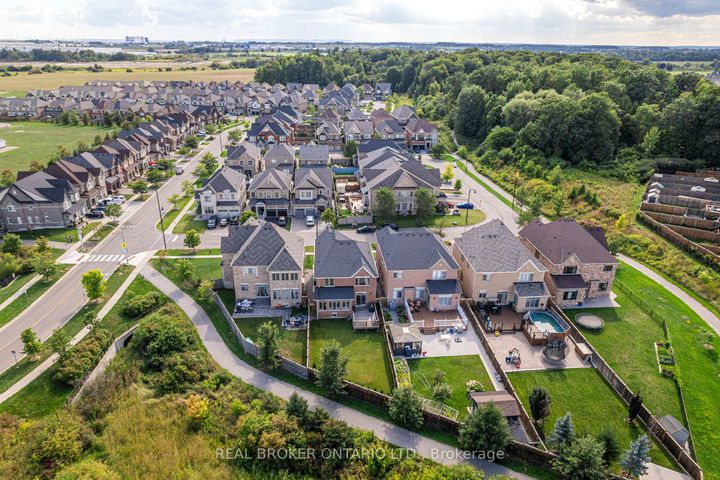 Photo 7 at 4 Mugford Crescent, Bram West, Brampton
