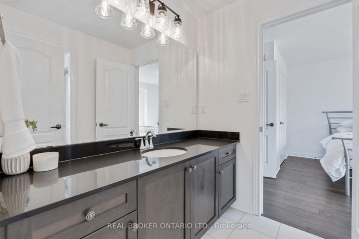 Photo 31 at 4 Mugford Crescent, Bram West, Brampton