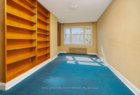 Photo 21 at 2 Parklea Drive, Leaside, Toronto