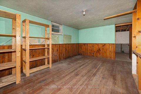 Photo 27 at 2 Parklea Drive, Leaside, Toronto