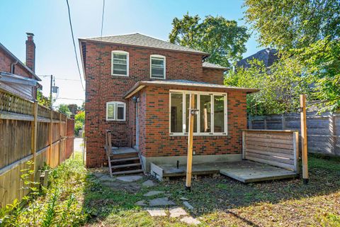 Photo 33 at 2 Parklea Drive, Leaside, Toronto
