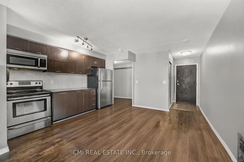 Photo 10 at 725 - 38 Joe Shuster Way, South Parkdale, Toronto