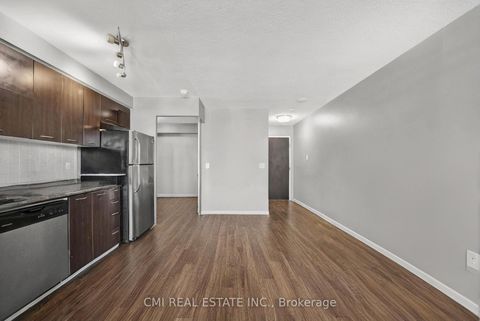 Photo 11 at 725 - 38 Joe Shuster Way, South Parkdale, Toronto