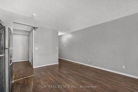 Photo 12 at 725 - 38 Joe Shuster Way, South Parkdale, Toronto