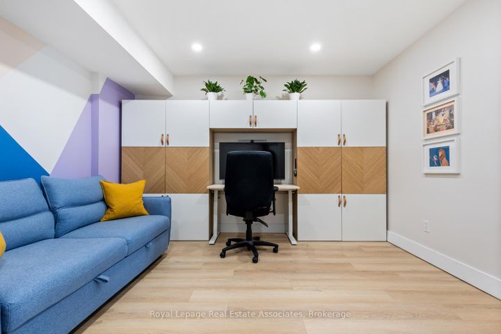 Photo 5 at 20 - 1020 Walden Circle, Clarkson, Mississauga