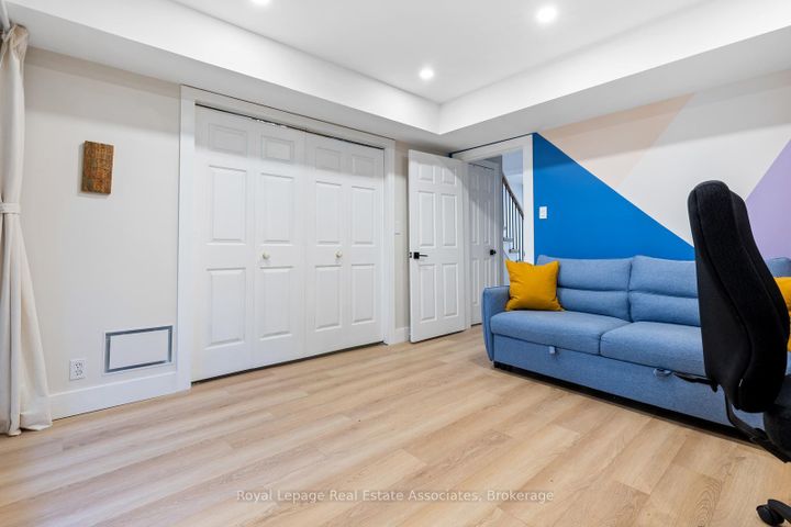 Photo 6 at 20 - 1020 Walden Circle, Clarkson, Mississauga