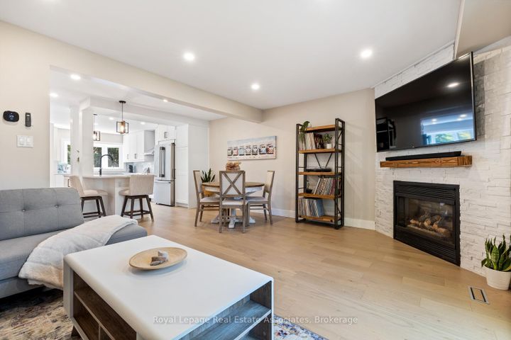 Photo 7 at 20 - 1020 Walden Circle, Clarkson, Mississauga