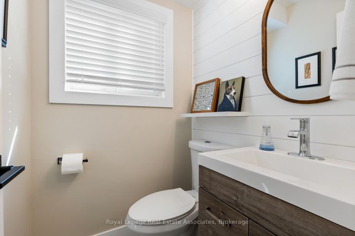 Photo 18 at 20 - 1020 Walden Circle, Clarkson, Mississauga