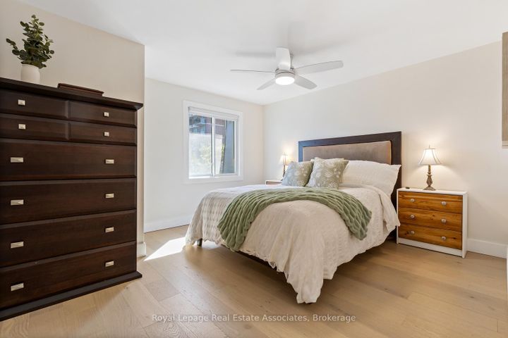 Photo 19 at 20 - 1020 Walden Circle, Clarkson, Mississauga