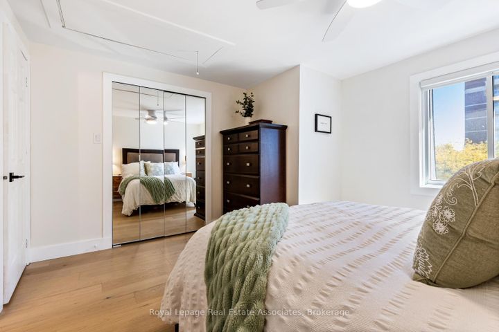 Photo 20 at 20 - 1020 Walden Circle, Clarkson, Mississauga
