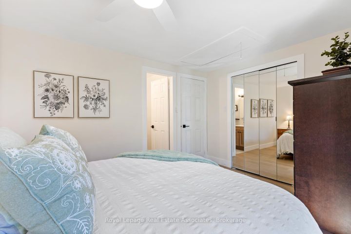 Photo 21 at 20 - 1020 Walden Circle, Clarkson, Mississauga