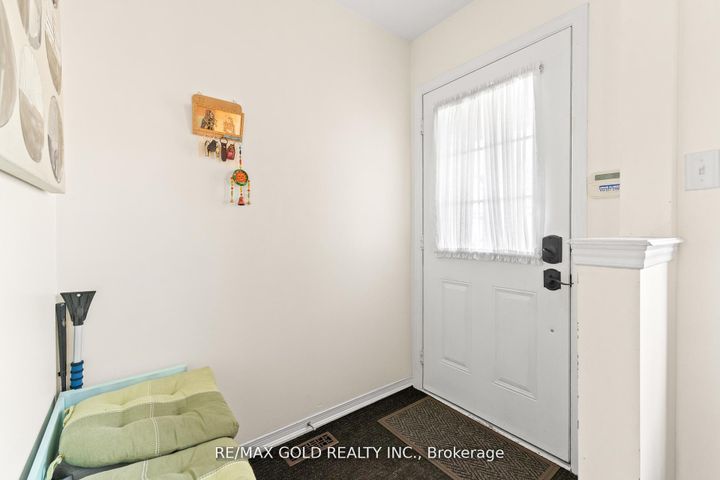 Photo 4 at 22 Nutwood Way, Wellington, Brampton