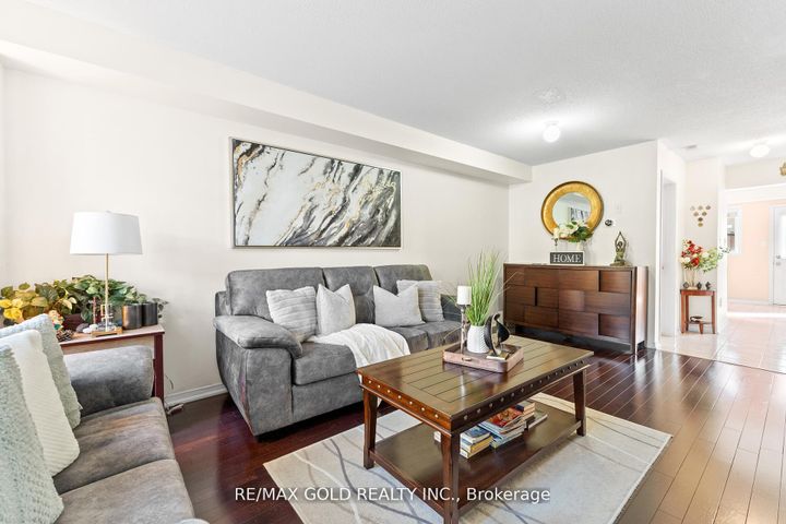 Photo 5 at 22 Nutwood Way, Wellington, Brampton