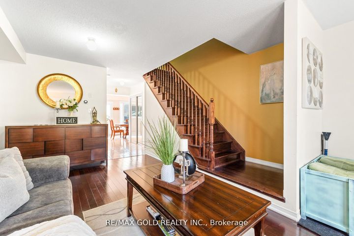 Photo 8 at 22 Nutwood Way, Wellington, Brampton