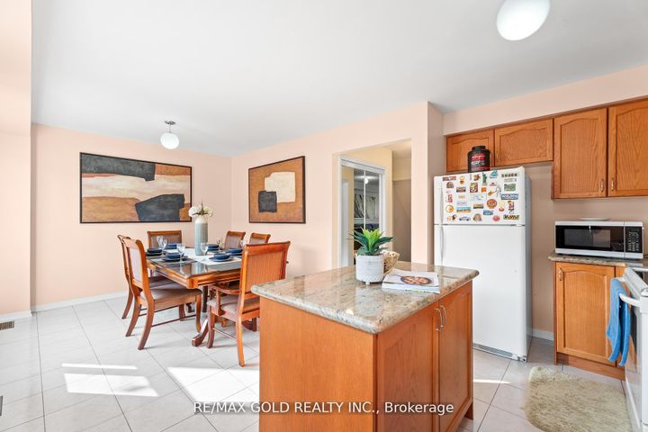 Photo 13 at 22 Nutwood Way, Wellington, Brampton