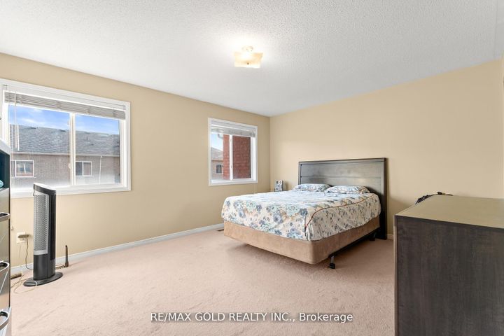 Photo 16 at 22 Nutwood Way, Wellington, Brampton