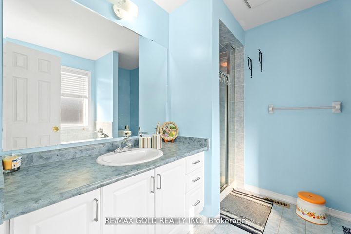 Photo 18 at 22 Nutwood Way, Wellington, Brampton