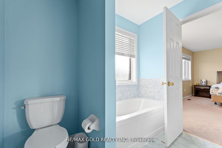 Photo 20 at 22 Nutwood Way, Wellington, Brampton