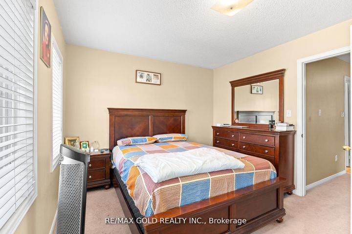 Photo 24 at 22 Nutwood Way, Wellington, Brampton