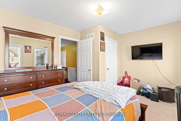 Photo 25 at 22 Nutwood Way, Wellington, Brampton