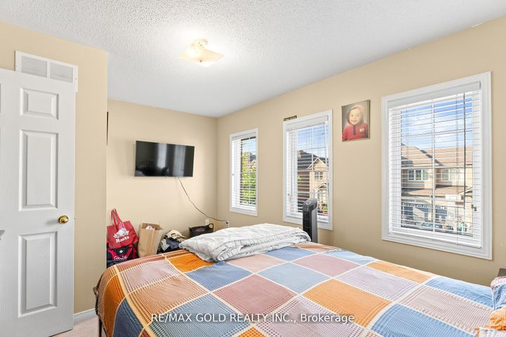 Photo 26 at 22 Nutwood Way, Wellington, Brampton