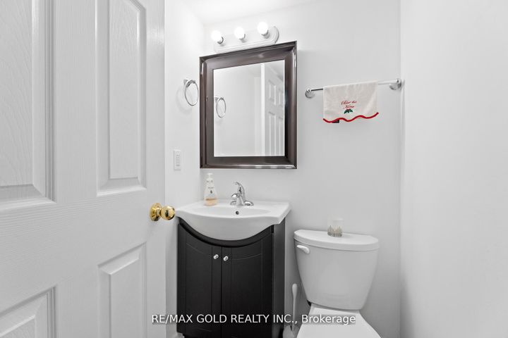 Photo 33 at 22 Nutwood Way, Wellington, Brampton