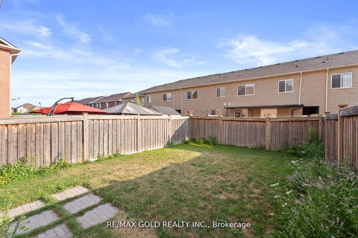 Photo 36 at 22 Nutwood Way, Wellington, Brampton