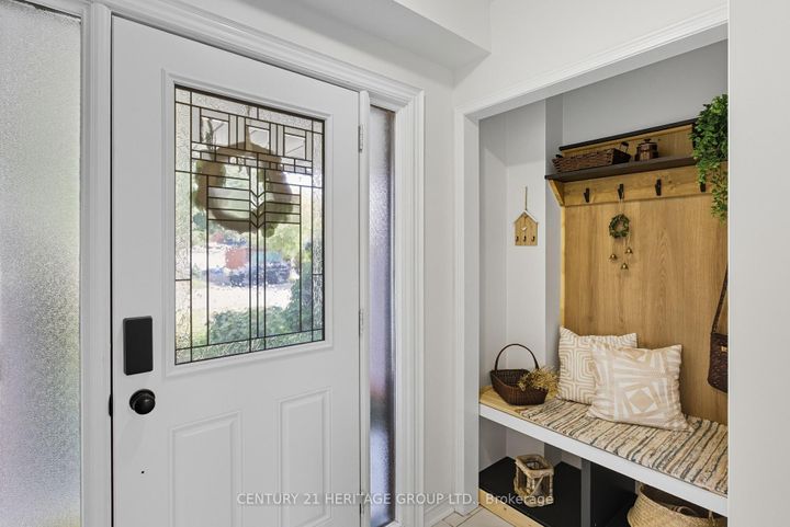 Photo 4 at 398 Carruthers Avenue, Summerhill Estates, Newmarket