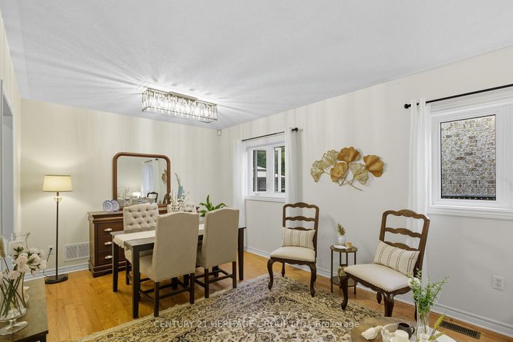 Photo 8 at 398 Carruthers Avenue, Summerhill Estates, Newmarket