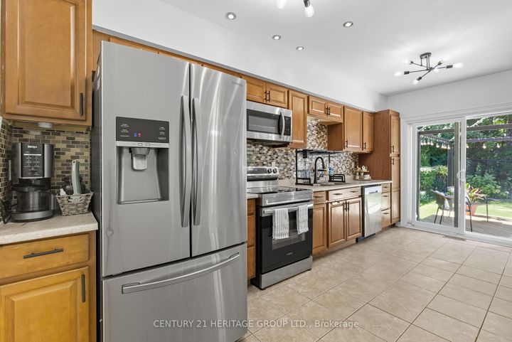 Photo 12 at 398 Carruthers Avenue, Summerhill Estates, Newmarket