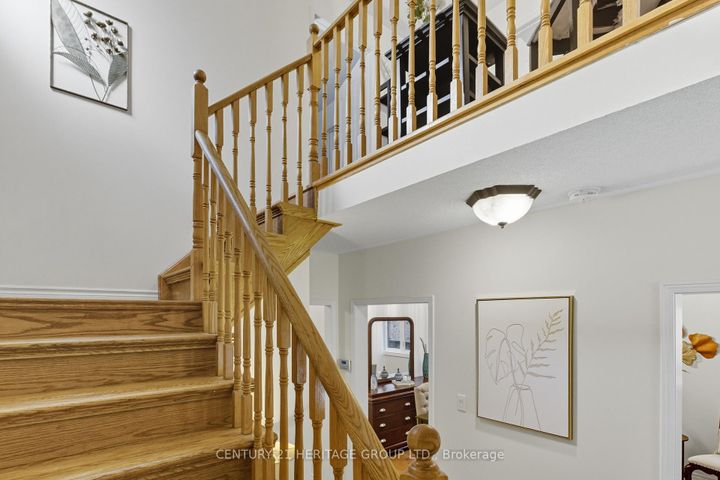 Photo 18 at 398 Carruthers Avenue, Summerhill Estates, Newmarket