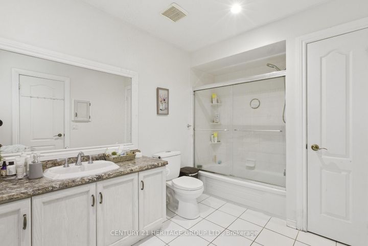 Photo 22 at 398 Carruthers Avenue, Summerhill Estates, Newmarket