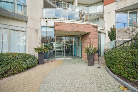 Photo 4 at 809 - 550 Queens Quay W, Waterfront Communities C1, Toronto
