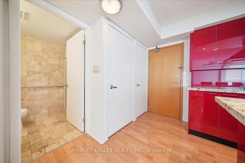 Photo 8 at 809 - 550 Queens Quay W, Waterfront Communities C1, Toronto