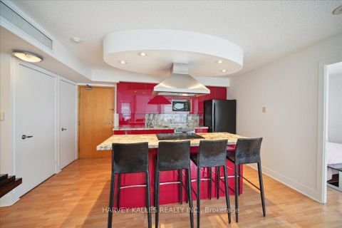 Photo 17 at 809 - 550 Queens Quay W, Waterfront Communities C1, Toronto