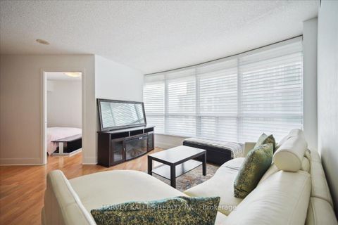 Photo 22 at 809 - 550 Queens Quay W, Waterfront Communities C1, Toronto