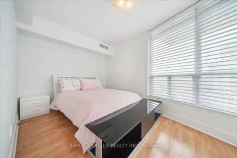 Photo 27 at 809 - 550 Queens Quay W, Waterfront Communities C1, Toronto