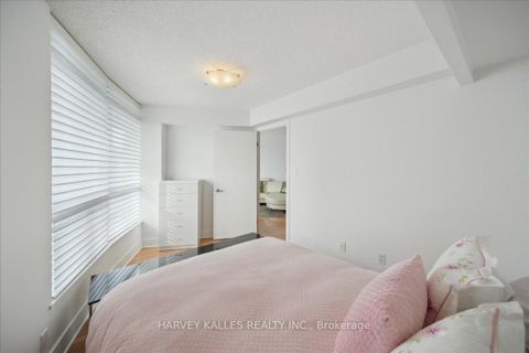 Photo 29 at 809 - 550 Queens Quay W, Waterfront Communities C1, Toronto