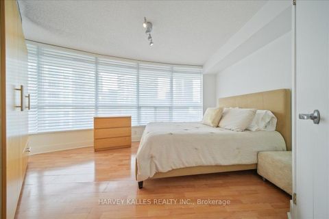 Photo 31 at 809 - 550 Queens Quay W, Waterfront Communities C1, Toronto