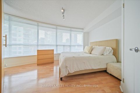 Photo 32 at 809 - 550 Queens Quay W, Waterfront Communities C1, Toronto