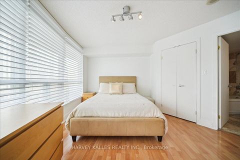 Photo 33 at 809 - 550 Queens Quay W, Waterfront Communities C1, Toronto