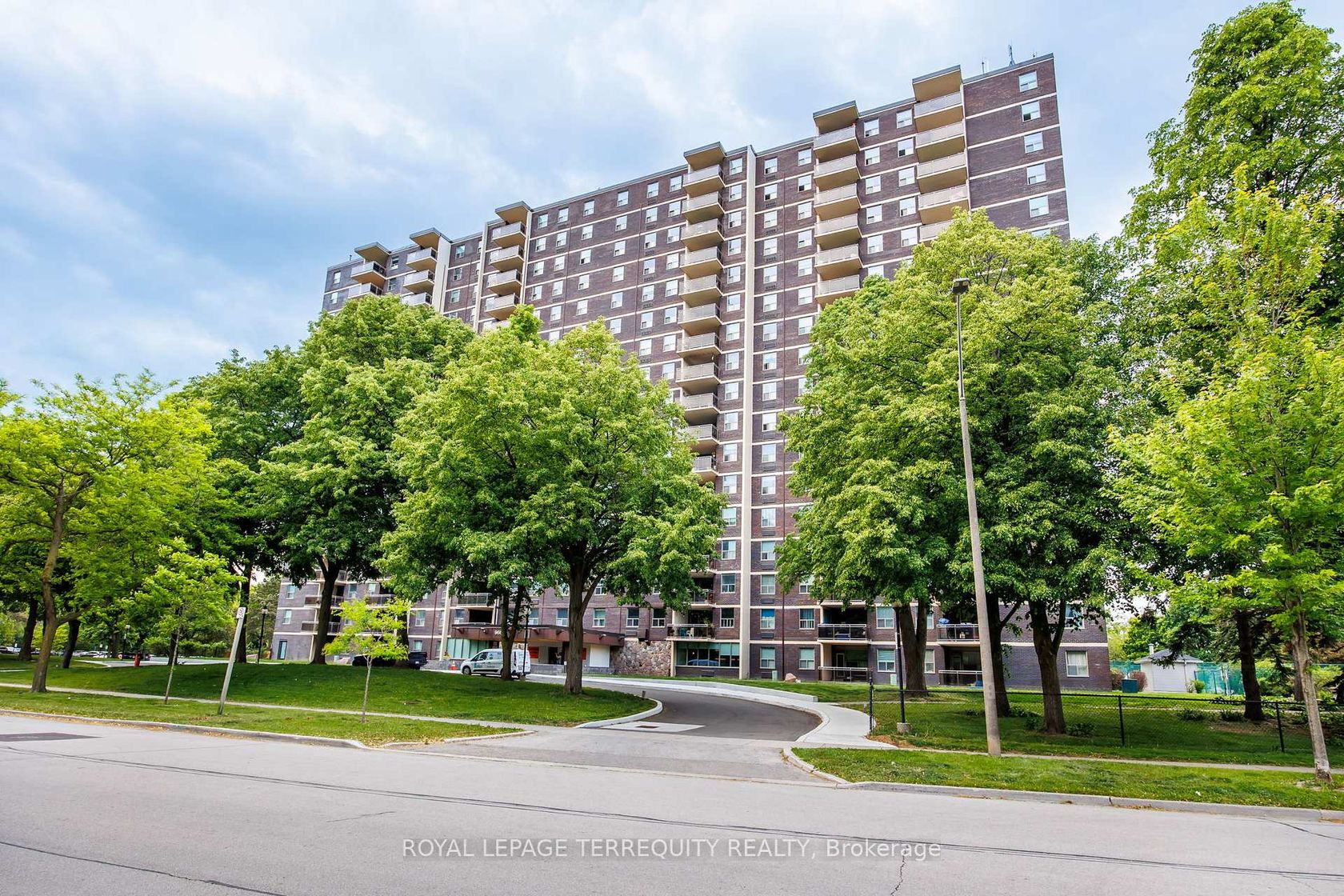 1006 - 966 Inverhouse Drive, Clarkson, Mississauga 