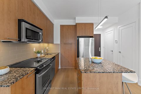 Photo 9 at 719 - 70 Roehampton Avenue, Mount Pleasant West, Toronto