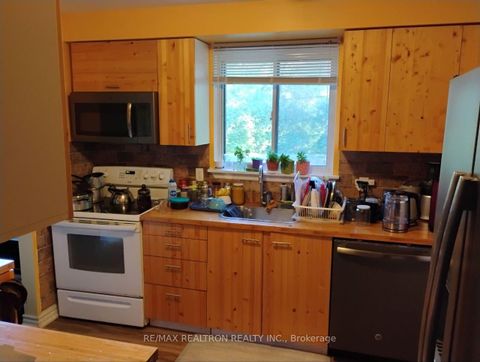 Photo 3 at 36 Lakeland Crescent, Oak Ridges Lake Wilcox, Richmond Hill