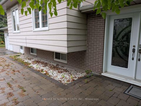 Photo 1 at 28 Lakeland Crescent, Oak Ridges Lake Wilcox, Richmond Hill