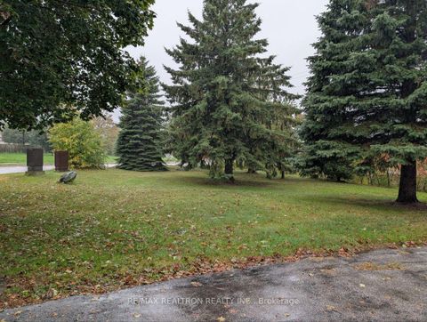 Photo 3 at 28 Lakeland Crescent, Oak Ridges Lake Wilcox, Richmond Hill