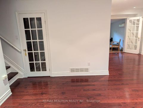 Photo 4 at 28 Lakeland Crescent, Oak Ridges Lake Wilcox, Richmond Hill