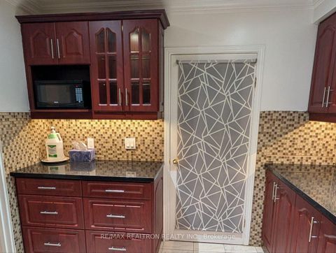 Photo 9 at 28 Lakeland Crescent, Oak Ridges Lake Wilcox, Richmond Hill